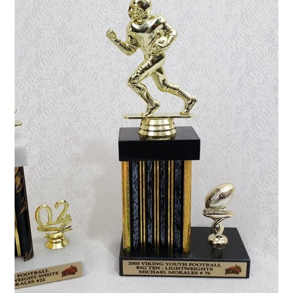 Football Sports Trophy Parts Plaques Lot 3 Male Player Topper Marble Plastic - Picture 4 of 6